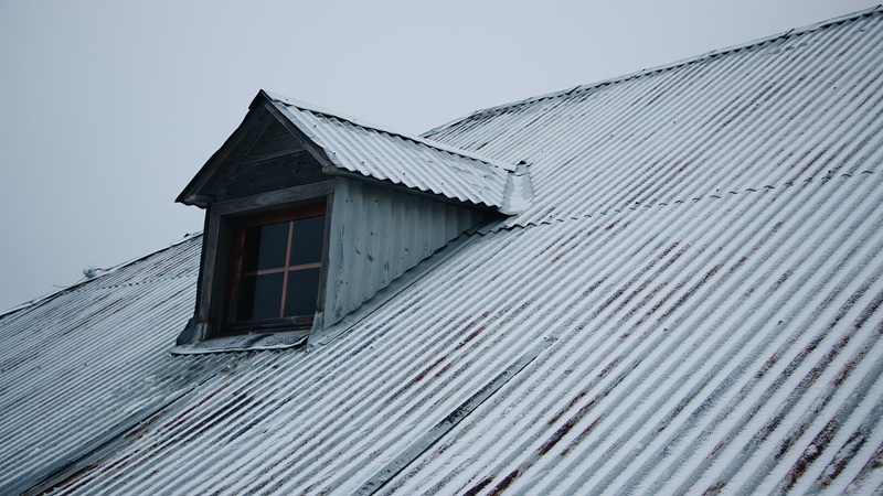 How to Spot Early Signs of Hail or Wind Damage on Your Roof